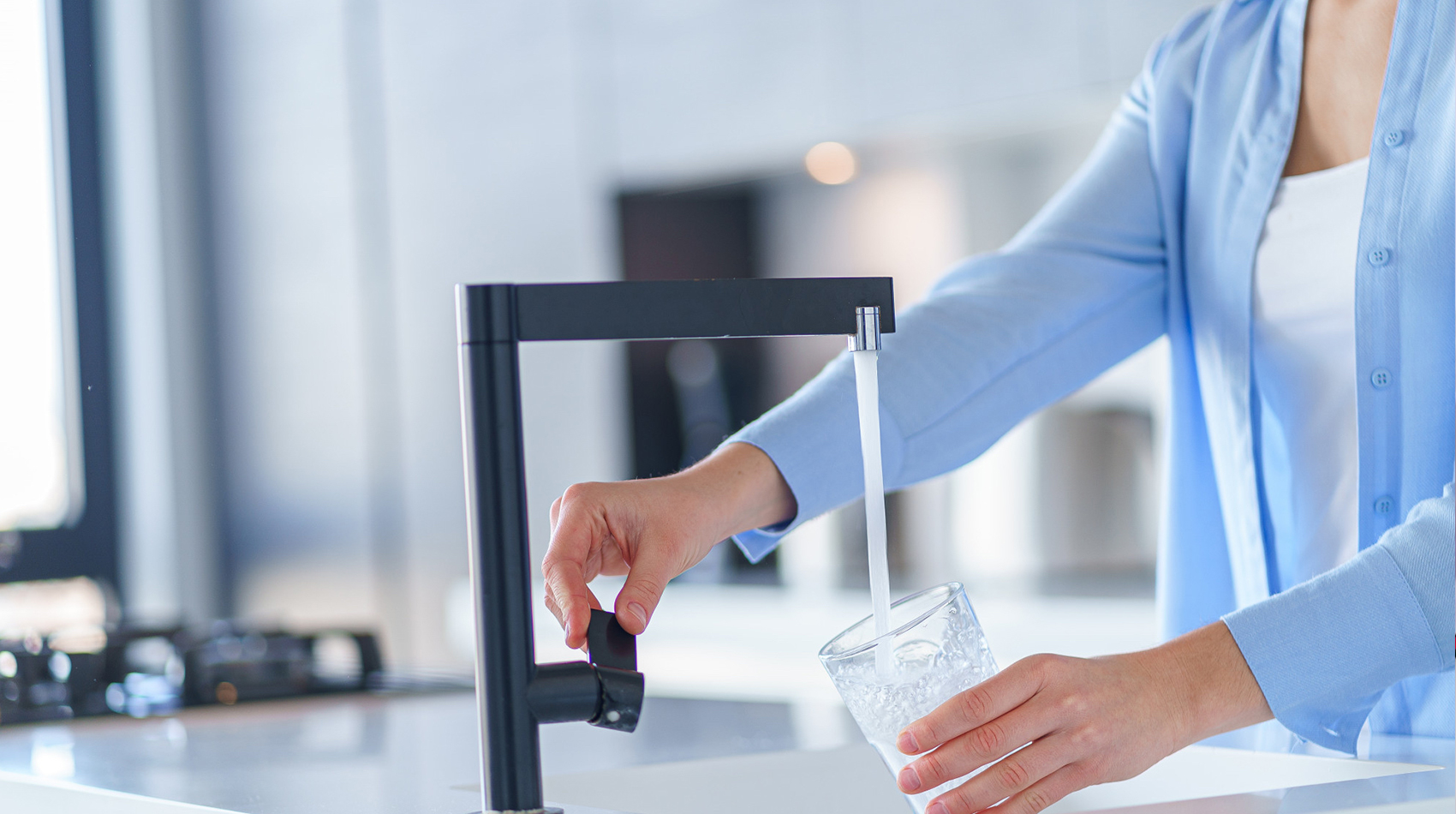 ¿Por qué instalar un descalcificador en casa o en tu negocio? Beneficios para el agua y tu salud